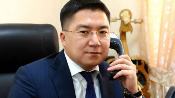 «1 млрд жымқырды» деп айыпталған экс-шенеунік Болат Мажағұловтың соты өтуде