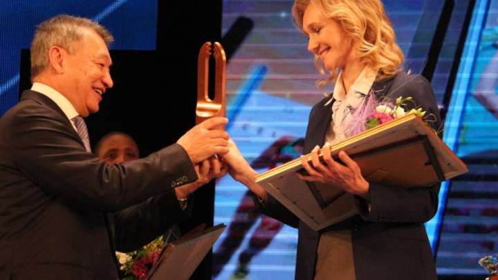 Даниал Ахметов орнын босатып, Ольга Рыпаковаға берді