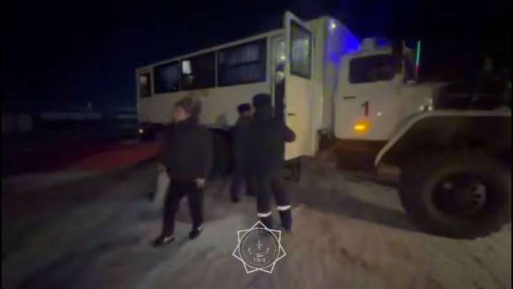 Ырғызда автобус бұзылып, ішіндегі шетелдіктер үсіп қала жаздады