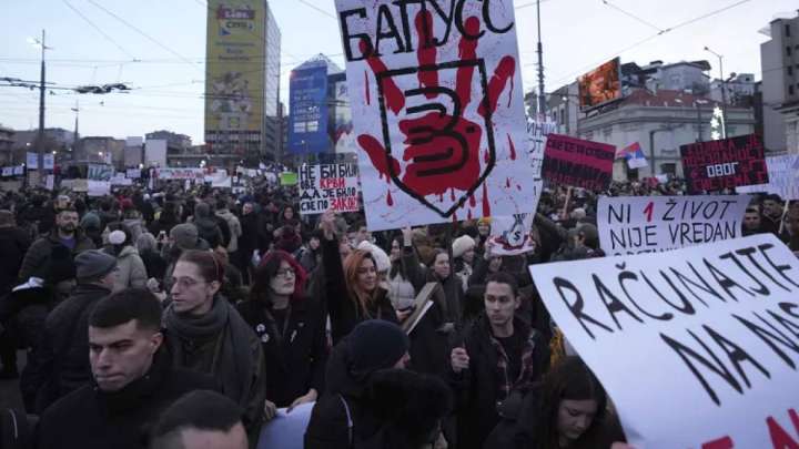 Сербияда билікке қарсы шеру өтіп жатыр