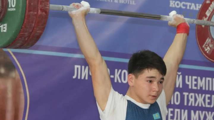 Ауыр атлет Ақжол Құрманбек әлем рекордын жаңартып, алтын жеңіп алды