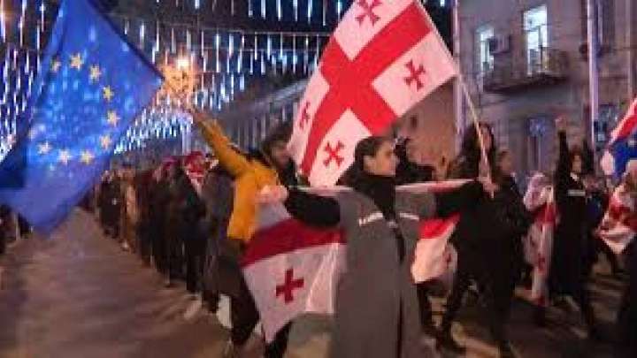 Грузиядағы наразылық бір айдан бері тоқтамай тұр