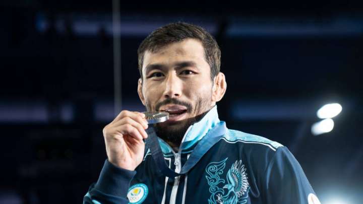 Демеу Жадыраев пен Нұрқожа Қайпановқа Күрес федерациясы пәтер сыйлады