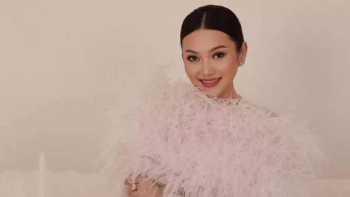 Ерке Есмахан отбасымен бірге демалысқа кетіп бара жатқанын айтты