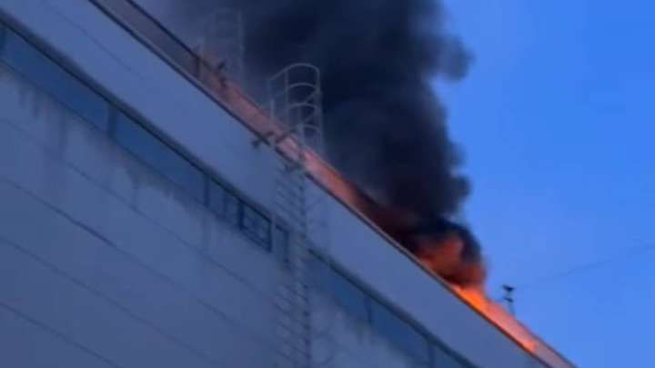 Алматыда «Москва» сауда-ойын-сауық орталығында өрт шықты (ВИДЕО)