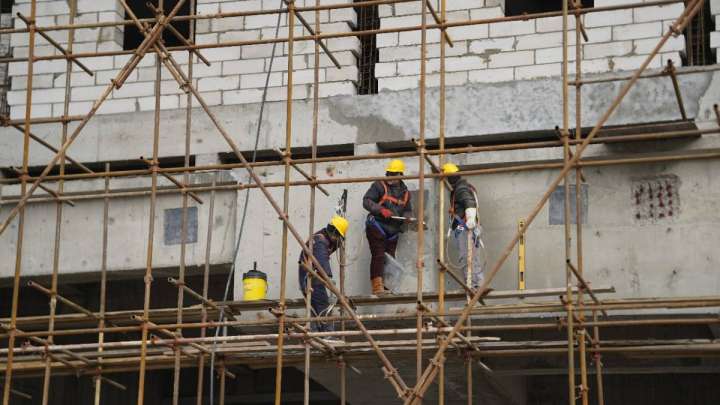 ШҚО-да «үй саламыз» деп 1,8 млрд теңге жымқырған менеджерлер ұсталды