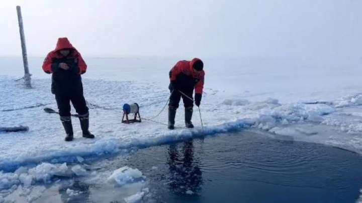 Қарағанды облысында үш адам мұз астына түсіп кетті