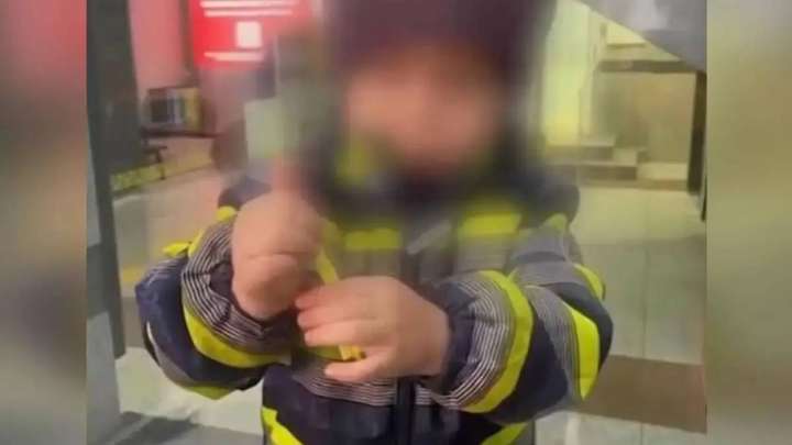 Астанада баласын вокзалға тастап кеткен әйел табылды