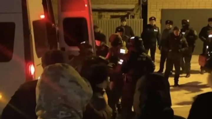 Ақтөбеде адамдарды кепілге алу: екі адам көз жұмды