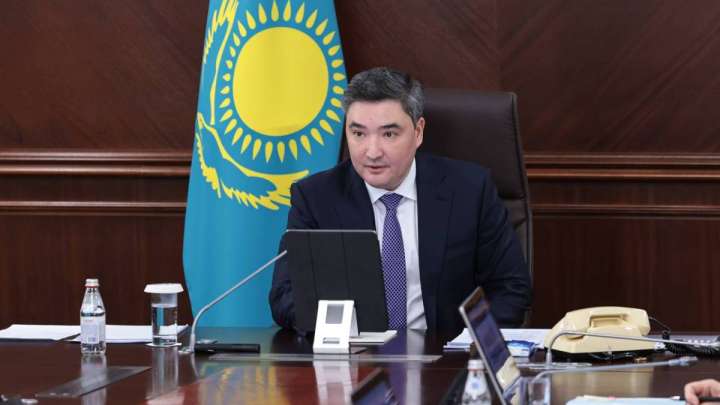 Шығын көп, дамуы бәсең. Бектенов «Қазпоштаға» бір ай уақыт берді