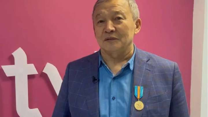 Ақын Алмас Ахметбекұлы өлеңдері