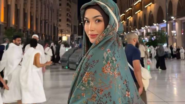 Ақбота Сейітмағамбет Мәдина қаласында құлшылық етіп жүр