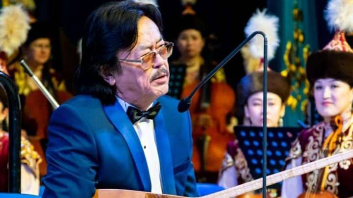 Күйші Секен Тұрысбектің домбырасын ұрлаған кім?