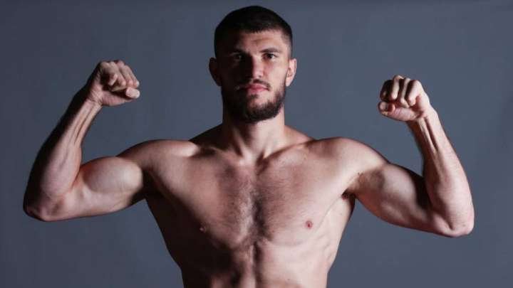 Әли Ахмедов қарсыласын нокаутпен жеңді