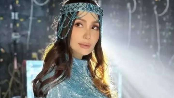 «Дарасың». Жанар Дұғалова 38 жасқа толды