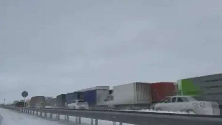 Қарағанды жолында мыңнан аса көлік кептеліп тұр