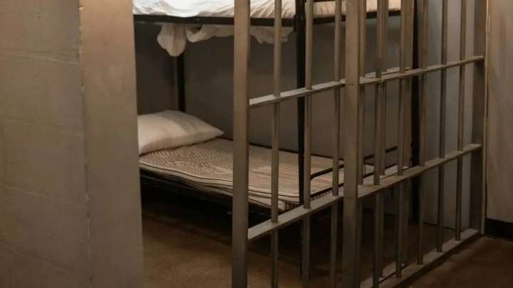 Бірнеше адамды алдаған емші қамауға алынды