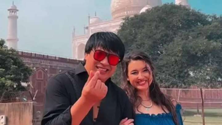 Әнші Бүркіт: "Күлімдеп қарасаң, сені ақымақ көреді"