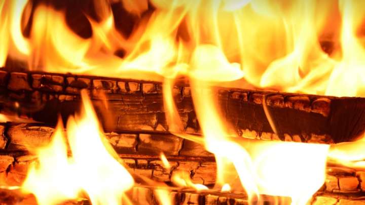 Өскеменде жас жігіт отбасы мүшелерін балталап өлтірді