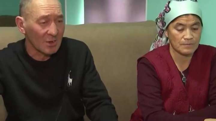 Саусақтарын шауып тастаған: Кәсіпкерде 20 жыл құлдықта болған отбасы