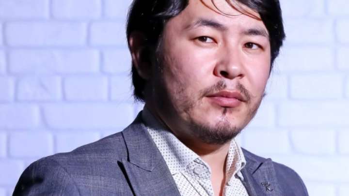 Есбол Нұрахмет. Табақ бет, таңқы танау (Әңгіме)