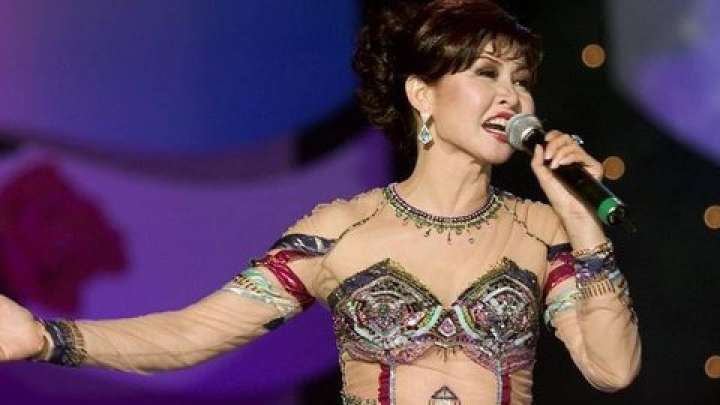 Әнші Роза Рымбаева