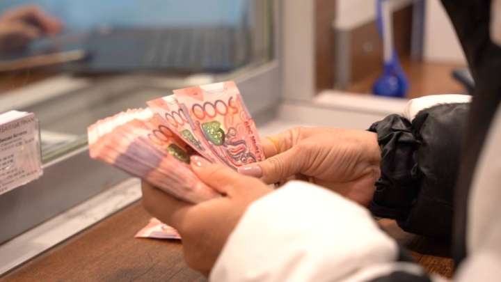 Қазақстандықтар бір айда банктерден 400 млрд теңге қарыз алған