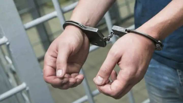 Қостанайда жалаңаш жүгірген жігіт қамауға алынды