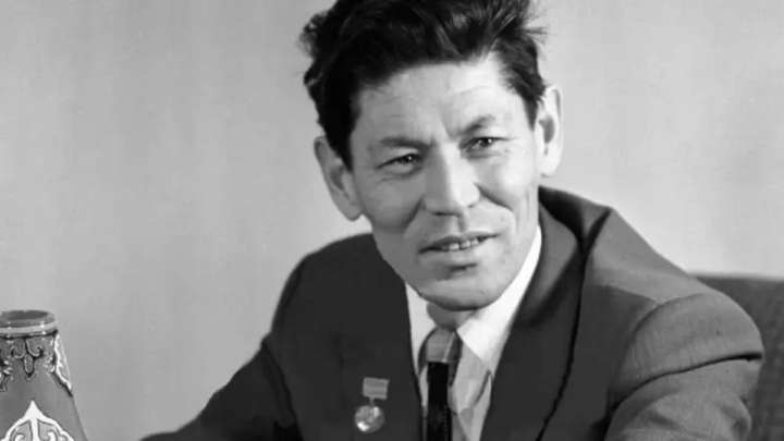 Жазушы Әнуар Әлімжанов