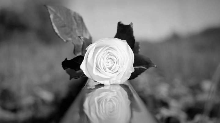 Астанада 16 жастағы қыз көпқабатты үйден секіріп, қаза тапты