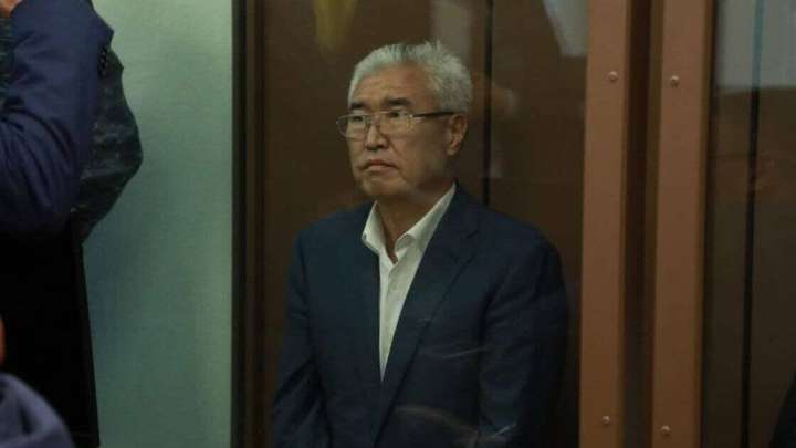 «Тамақ ішіп жатыр». Мұхамедиұлының аштық жариялағаны өтірік болып шықты