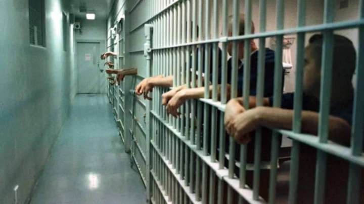 Өзбекстанда сотталушылар арасында кітап оқығандардың жазасы жеңілдейді