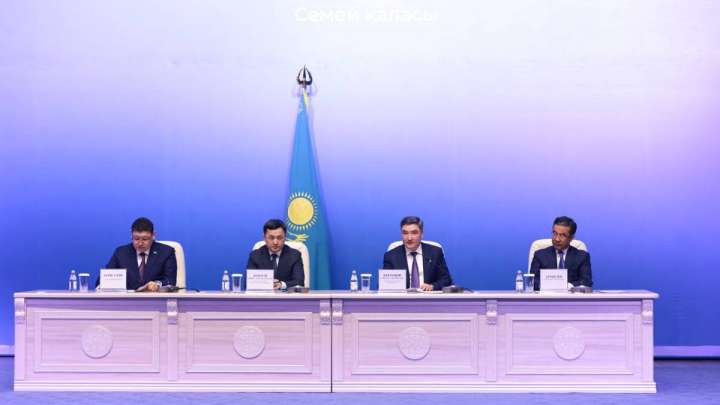 Премьер-министр Нұрлан Ұранхаевқа алғыс айтып, жаңа әкім Берік Уәлиді таныстырды