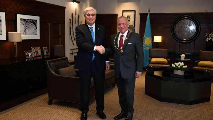 Тоқаев Иордания басшысын орденмен марапаттады