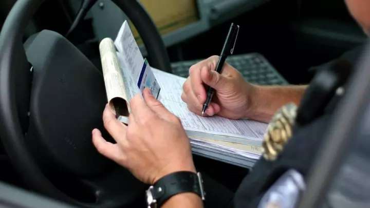 «Алматы көшбасында». Қазақстан азаматтары айыппұл төлеуден рекорд жаңартты