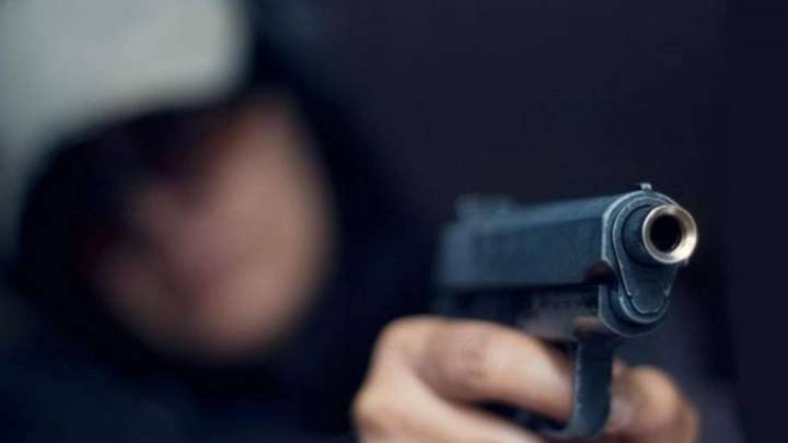 Үш адамды атып өлтірген қылмыскер өмір бойына сотталды