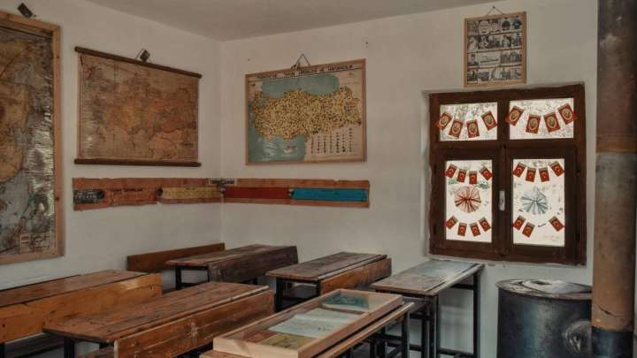 Едені шіріп, қабырғасы көгерген. Қызылорданың Жосалы кентіндегі мектептің жағдайы сын көтермейді