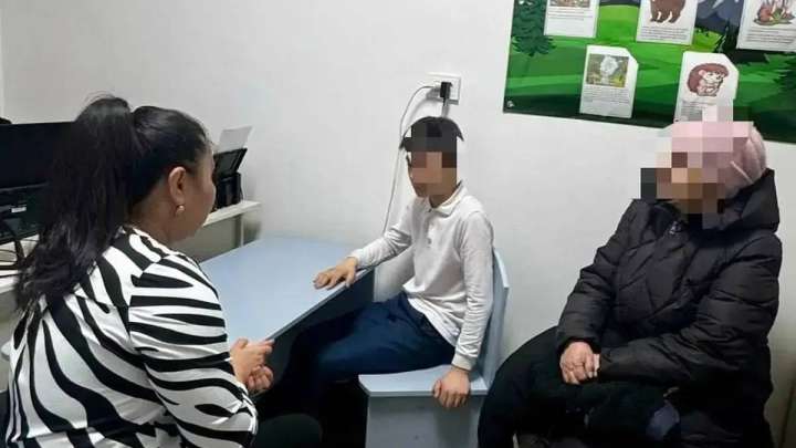 Семейде соққыға жығылған баланың жағдайы белгілі болды