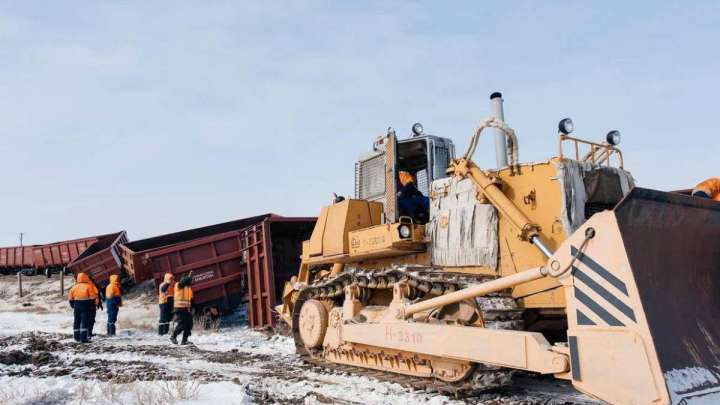 Атырау облысындағы пойыз апатынан үш адам ауыр халде жатыр