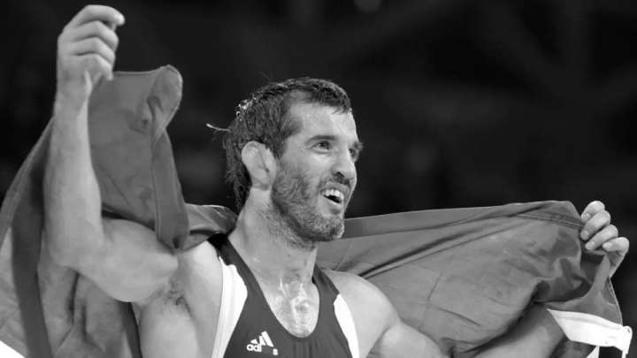 Өмірінде алтыннан басқа медаль алмаған үш дүркін Олимпиада чемпион өмірден өтті