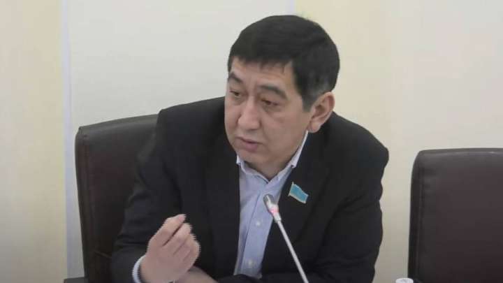 «Дәлелдеп бере аламын»: Зайытов Абай опера театрындағы былық туралы айтты