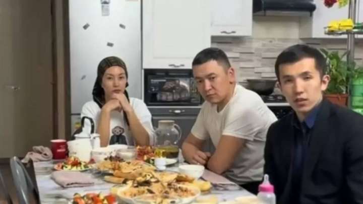 "Қазақ халқына алғыс". Марқұм Шерзат Болаттың әпкесі баспаналы болды