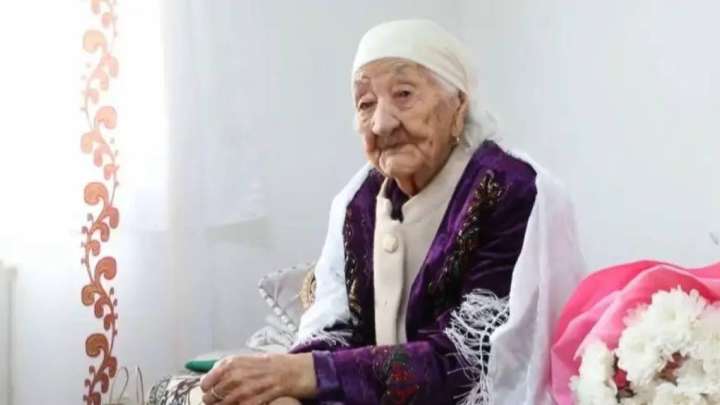Соғыс кезінде теміржол салған. Атыраулық әже 100 жасқа толды