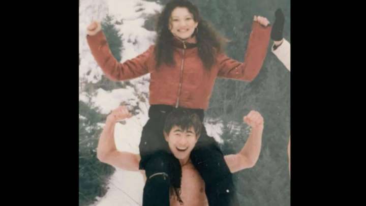 «Клоны шығар». Асабаның Ерке Есмаханмен түскен суреті қызу талқыға түсті