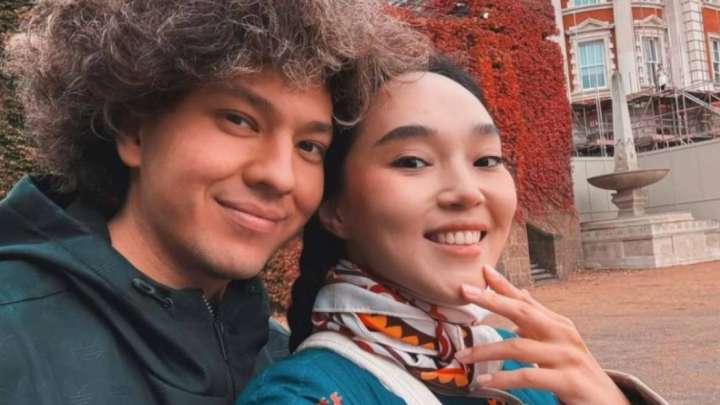 Жанар Айжанова күйеу баласының шашын сынайтындарға жауап берді