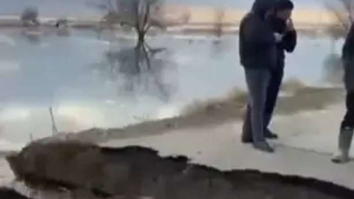 Жетісу облысының Ақсу ауданында көпірді су шайып кетті