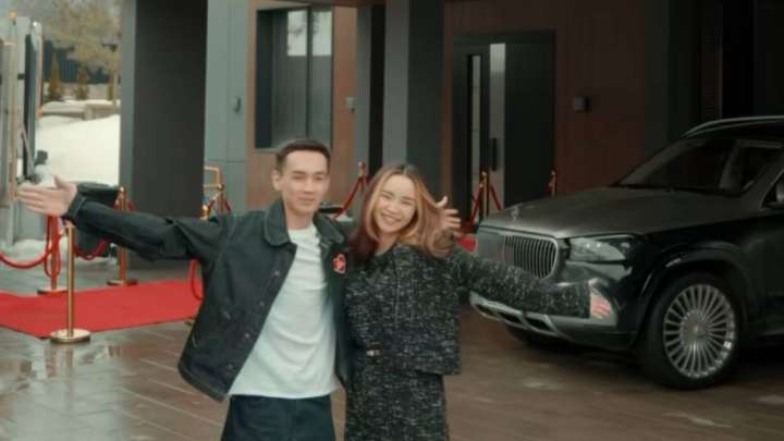 Танымал блогер үш қабатты үйін көрсетіп, қызу талқыға түсті