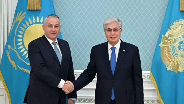 Ақордаға еуропалық комиссар Йозеф Сикела келді