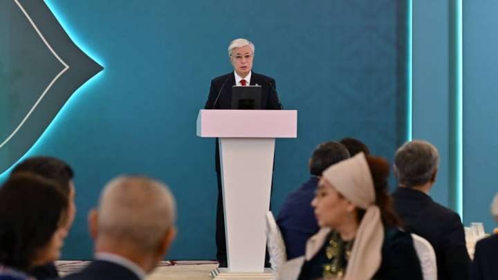 78 жаста қайдағы "Болашақ"?: Тоқаев оқу бағдарламасын сынға алды