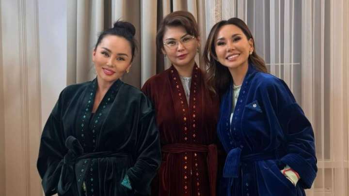 Баян Алагөзованың шапан киіп түскен суреті қызу талқыланды